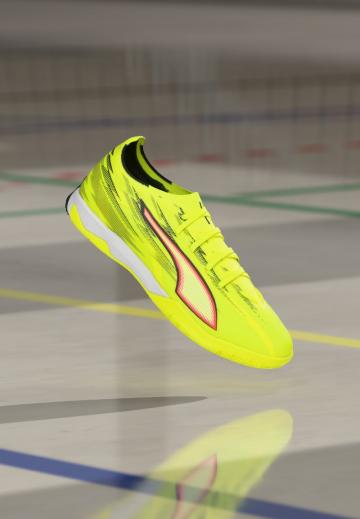 Футбольные бутсы