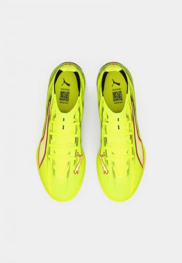 Футбольные бутсы