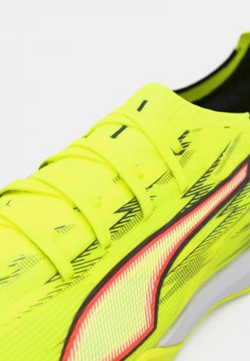 Футбольные бутсы