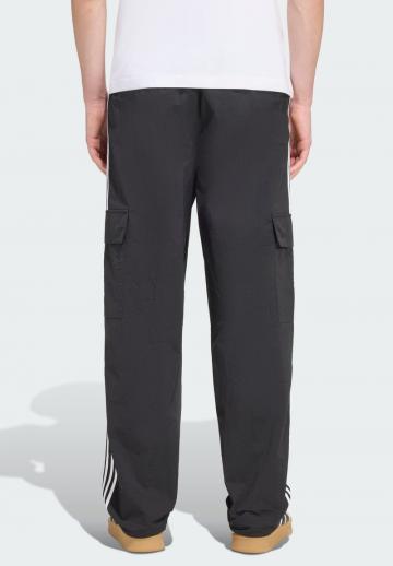 Брюки с накладными карманами