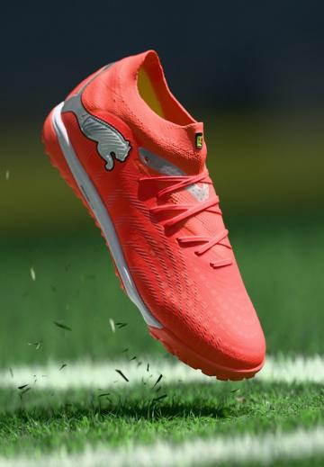 Футбольные бутсы