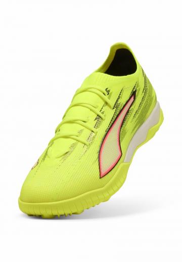 Футбольные бутсы