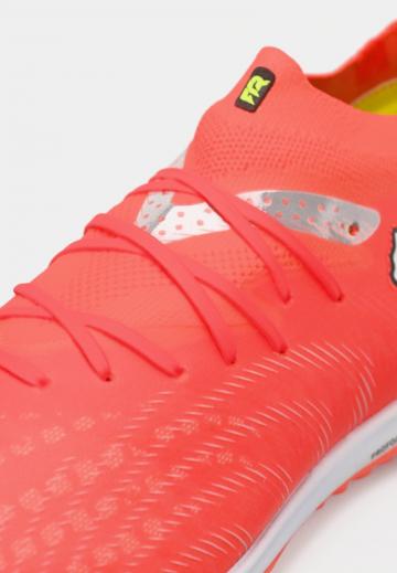 Футбольные бутсы