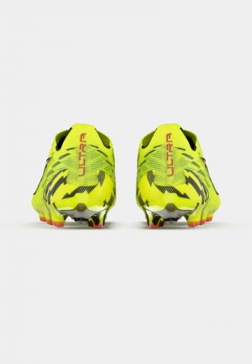 Футбольные бутсы