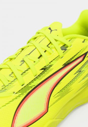 Футбольные бутсы