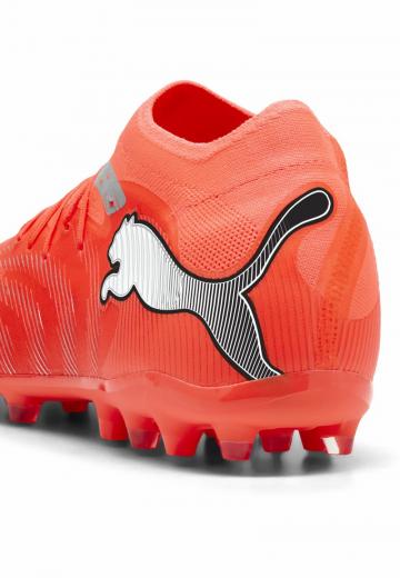 Футбольные бутсы