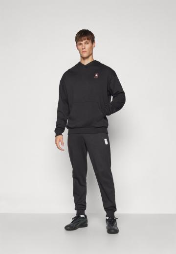 Спортивная кофта