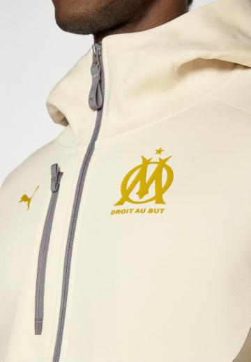 Спортивная кофта