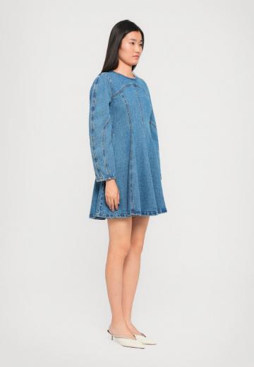 Короткое платье