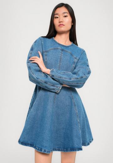 Короткое платье