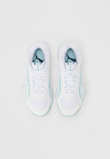 Кроссовки для зала