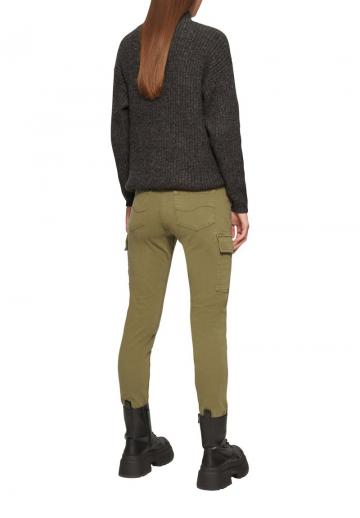 Брюки с накладными карманами