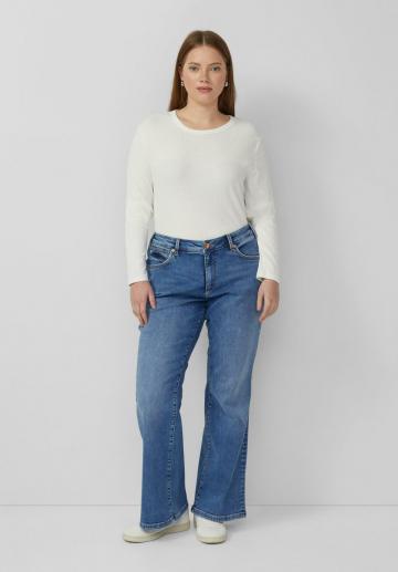 Клешеные джинсы