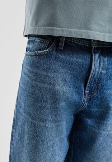 Прямые джинсы