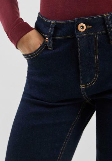 Узкие джинсы