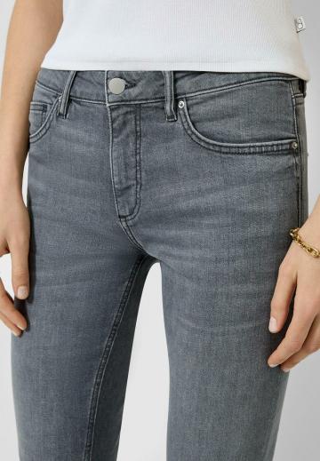 Узкие джинсы