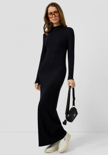 Вязаное платье