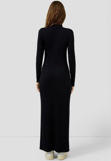 Вязаное платье