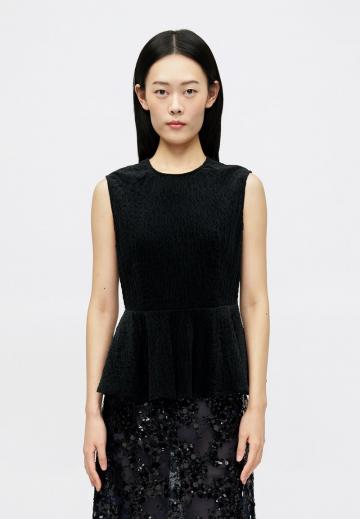 Блузка без рукавов