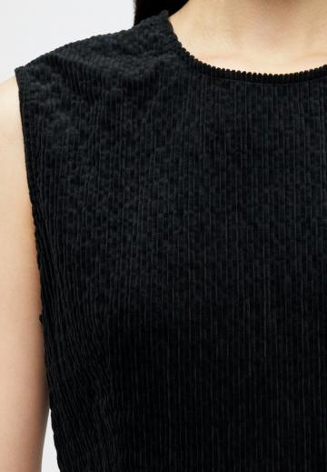 Блузка без рукавов