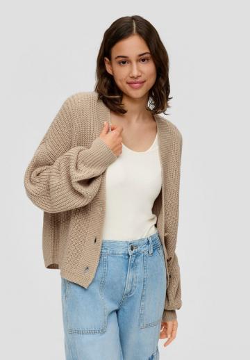 Вязаный жилет