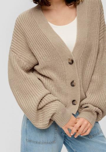 Вязаный жилет