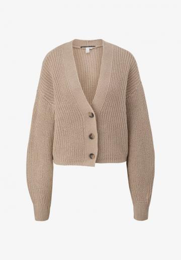 Вязаный жилет