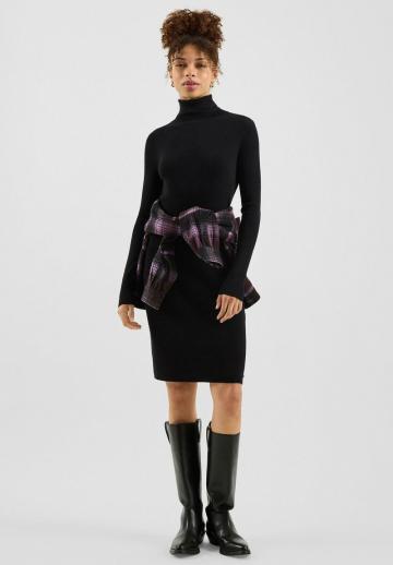 Платье футляр