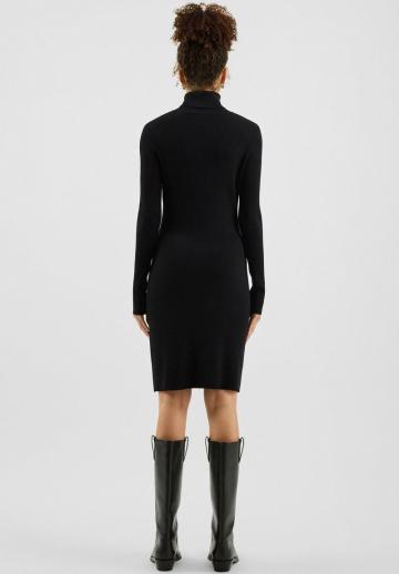 Платье футляр