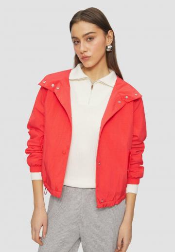 Куртка с накладнымит карманами