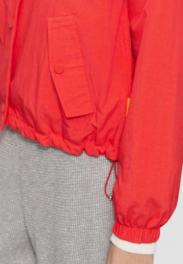 Куртка с накладнымит карманами