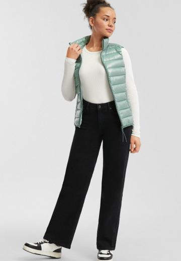 Стеганый жилет