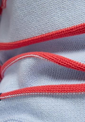 Пуловер в полоску