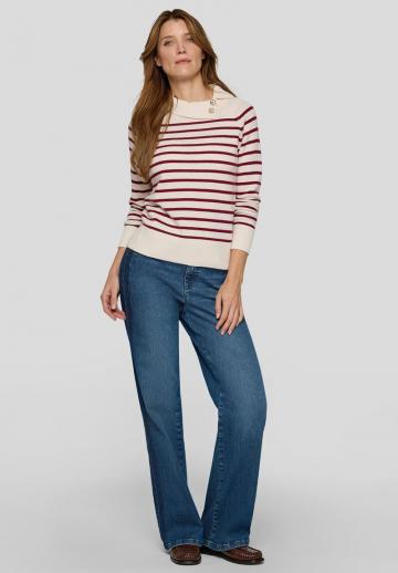 Пуловер в полоску