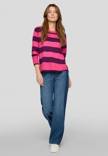 Пуловер в полоску