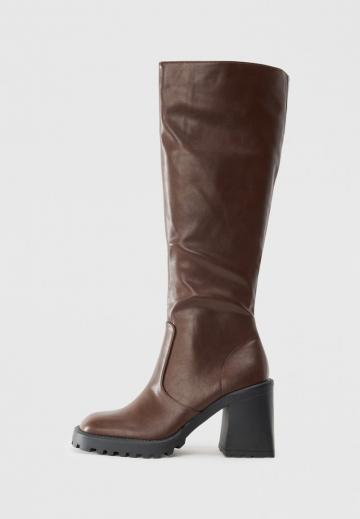 Высокие сапоги