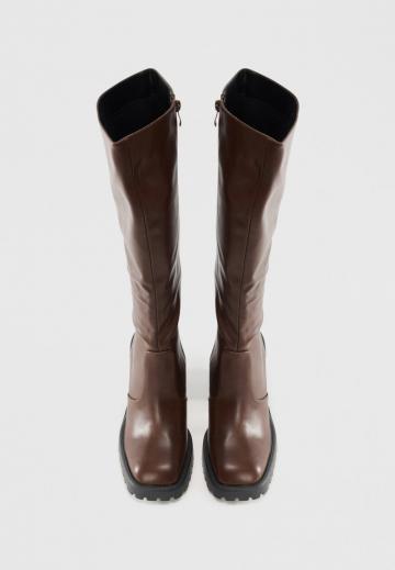 Высокие сапоги