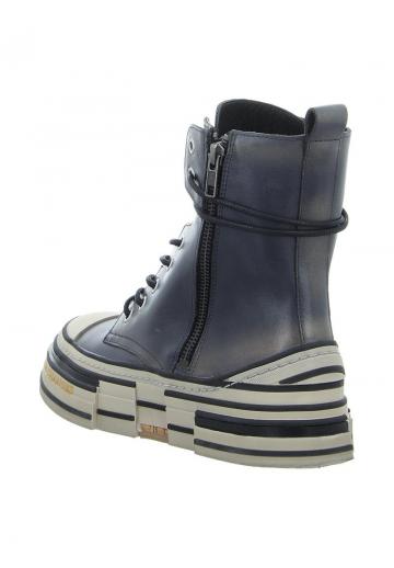 Ботинки на шнуровке