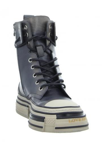 Ботинки на шнуровке