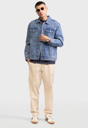 Джинсовая куртка