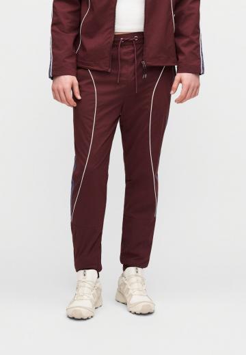 Спортивные штаны