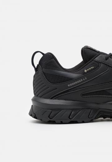 Беговые кроссовки