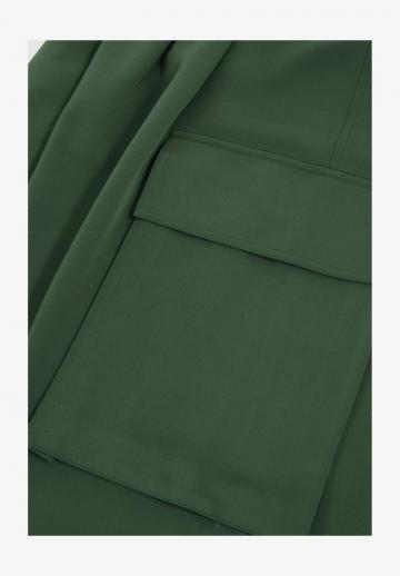 Брюки с накладными карманами