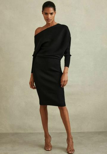 Вязаное платье