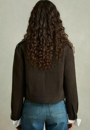 Куртка с накладнымит карманами