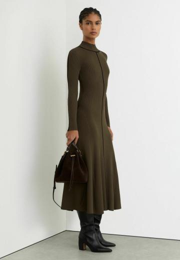 Вязаное платье