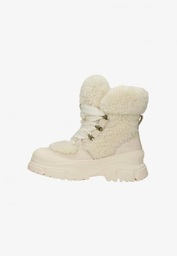 Зимние ботинки