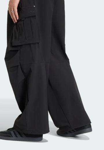 Брюки с накладными карманами