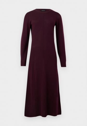 Вязаное платье