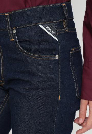 Клешеные джинсы